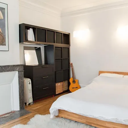 Charming Near Montmartre Daire